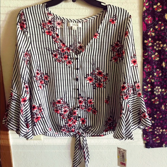 Takara Tops - Floral Bell-Sleeve Top